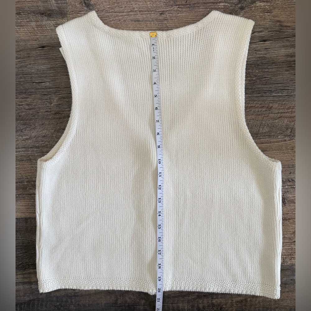 Abercrombie & Fitch size XL MARA Rib Knit Crest Button Up Sweater Vest in Cream - Picture 11 of 12